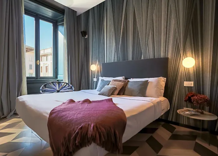 Palazzo Visconti - By Myhomeincomo Apartment Como