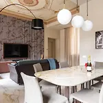 Daire Palazzo Visconti - By Myhomeincomo *