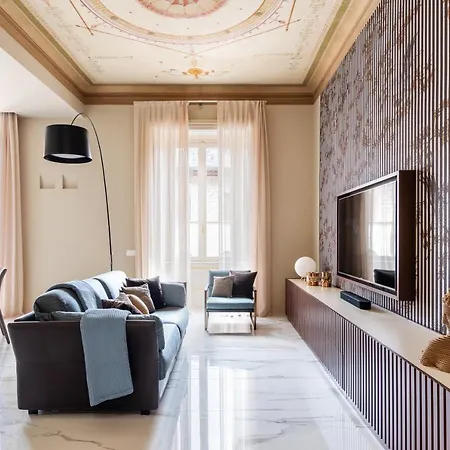 Palazzo Visconti - By Myhomeincomo * Como