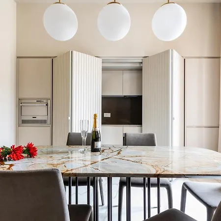 Palazzo Visconti - By Myhomeincomo * קומו
