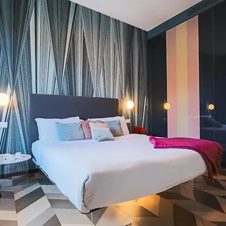 Palazzo Visconti - By Myhomeincomo * Комо